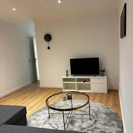 Stylish 1br & 1lr Apt, 15 Min Walk To Center * Ghent