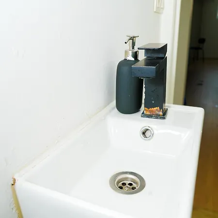 Stylish 1br & 1lr Apt, 15 Min Walk To Center * Ghent